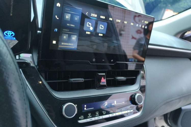 Used Toyota FRONTLANDER 2024 2.0L CVT Elite Edition Audio And AC Panel
