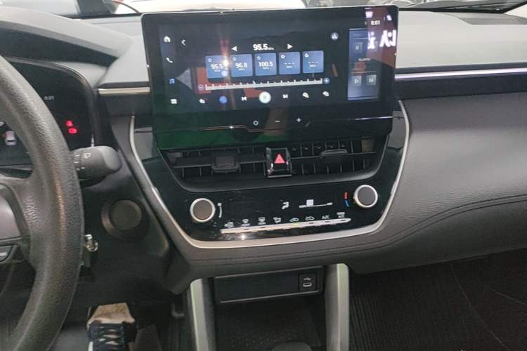Used Toyota FRONTLANDER 2024 2.0L CVT Elite Edition Audio And AC Panel