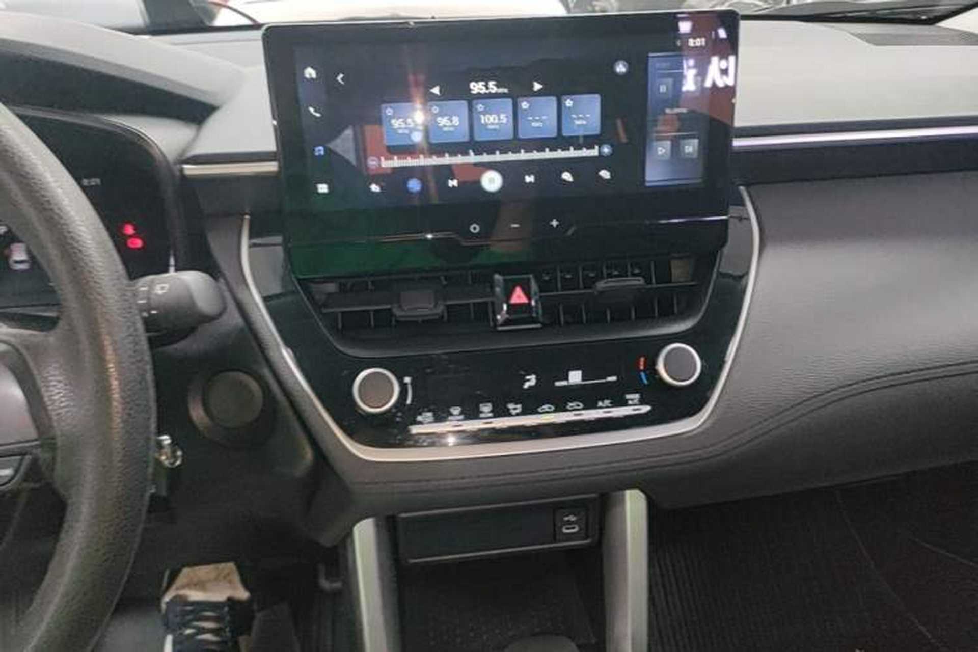 Used Toyota FRONTLANDER 2024 2.0L CVT Elite Edition Audio And AC Panel