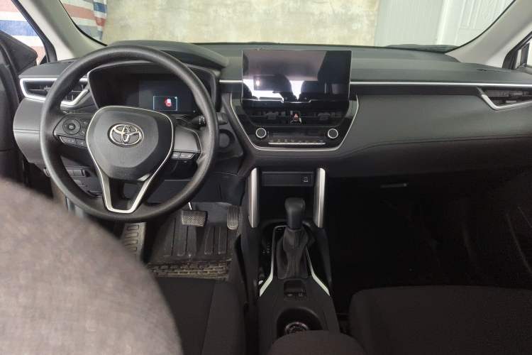 Used Toyota FRONTLANDER 2024 2.0L CVT Elite Edition Center Console