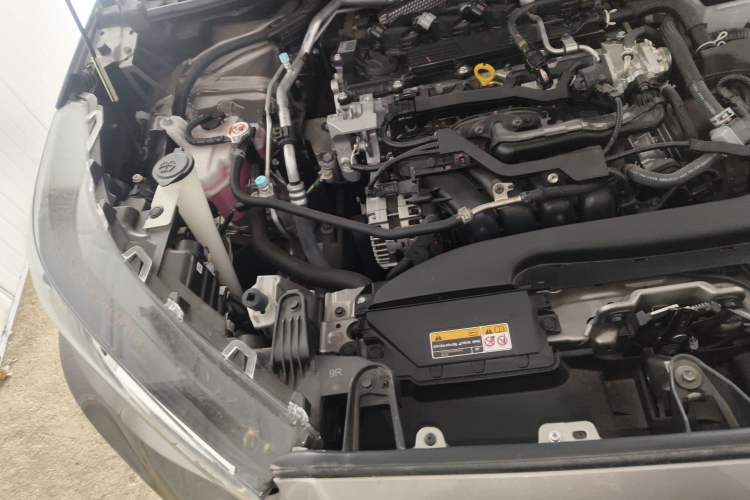 Used Toyota FRONTLANDER 2024 2.0L CVT Elite Edition Engine Bay Right