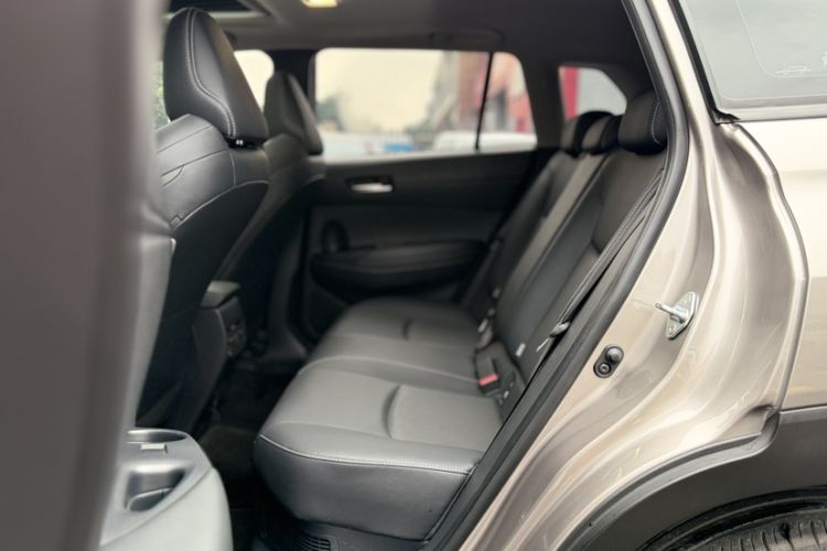 Used Toyota FRONTLANDER 2024 2.0L Smart Electric Hybrid Dual-Engine Luxury Edition Interior 2