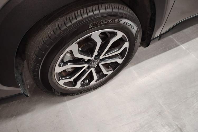 Used Toyota FRONTLANDER 2024 2.0L Smart Electric Hybrid Dual-Engine Luxury Edition Left Front Wheel Hub