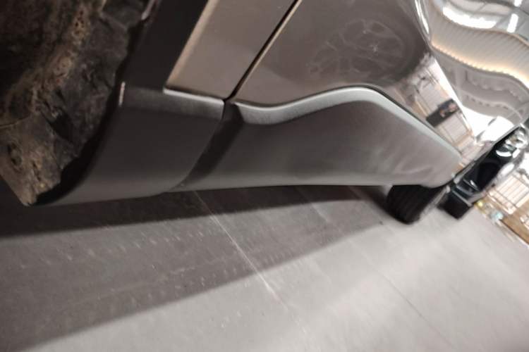 Used Toyota FRONTLANDER 2024 2.0L Smart Electric Hybrid Dual-Engine Luxury Edition Left Side Sill