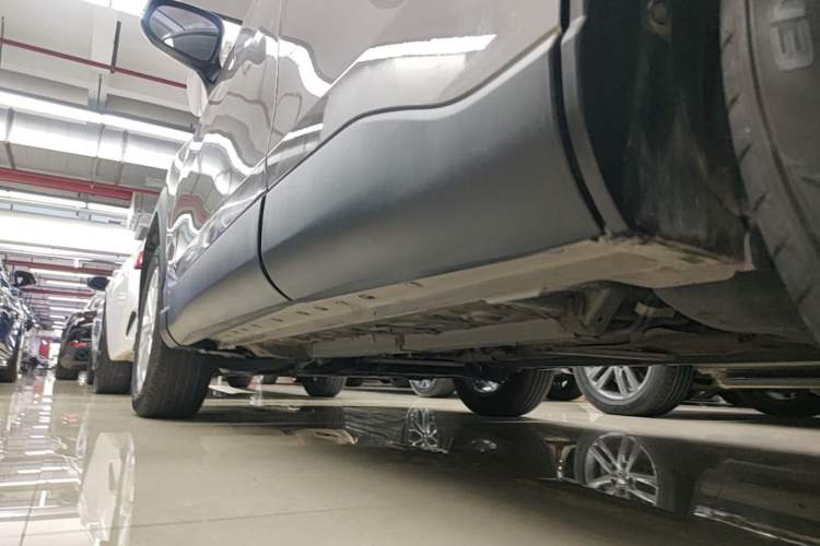 Used Toyota FRONTLANDER 2024 2.0L CVT Elite Edition Left Side Sill