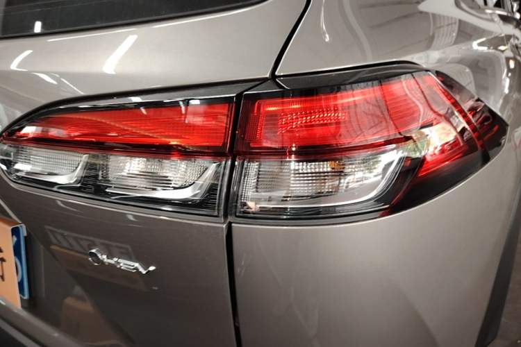 Used Toyota FRONTLANDER 2024 2.0L Smart Electric Hybrid Dual-Engine Luxury Edition Right Rear Taillight
