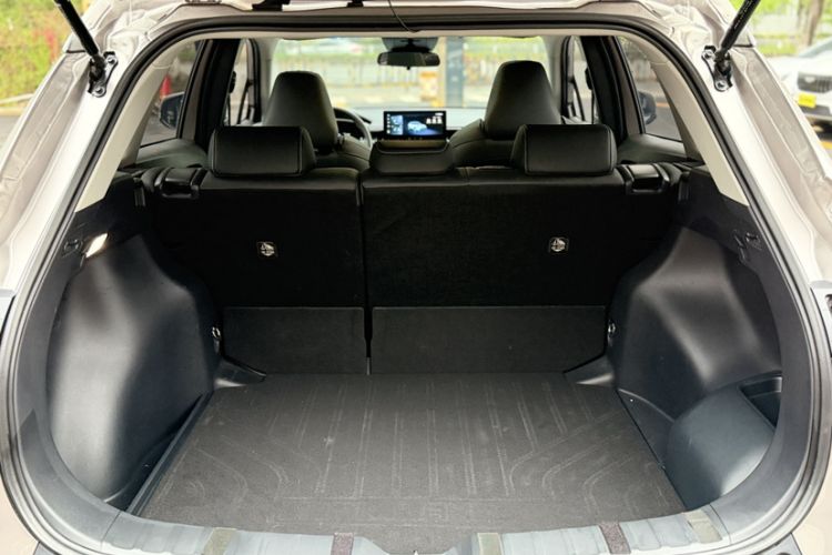 Used Toyota FRONTLANDER 2024 2.0L Smart Electric Hybrid Dual-Engine Luxury Edition Trunk