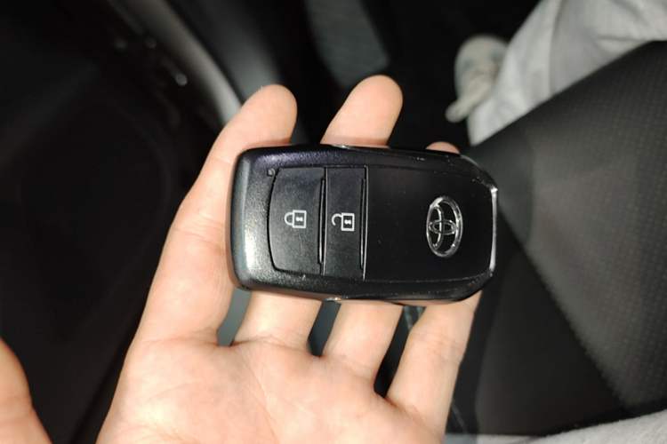 Used Toyota FRONTLANDER 2024 2.0L Smart Electric Hybrid Dual-Engine Luxury Edition Vehicle Key