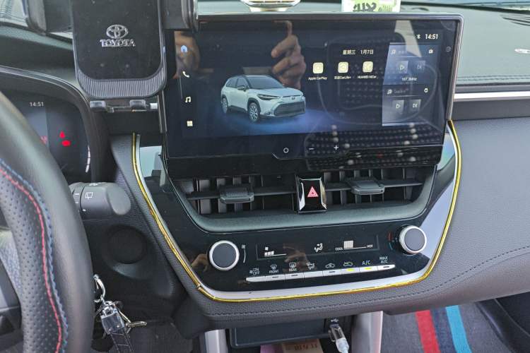 Used Toyota FRONTLANDER 2024 2.0L CVT Elite Edition Audio And AC Panel