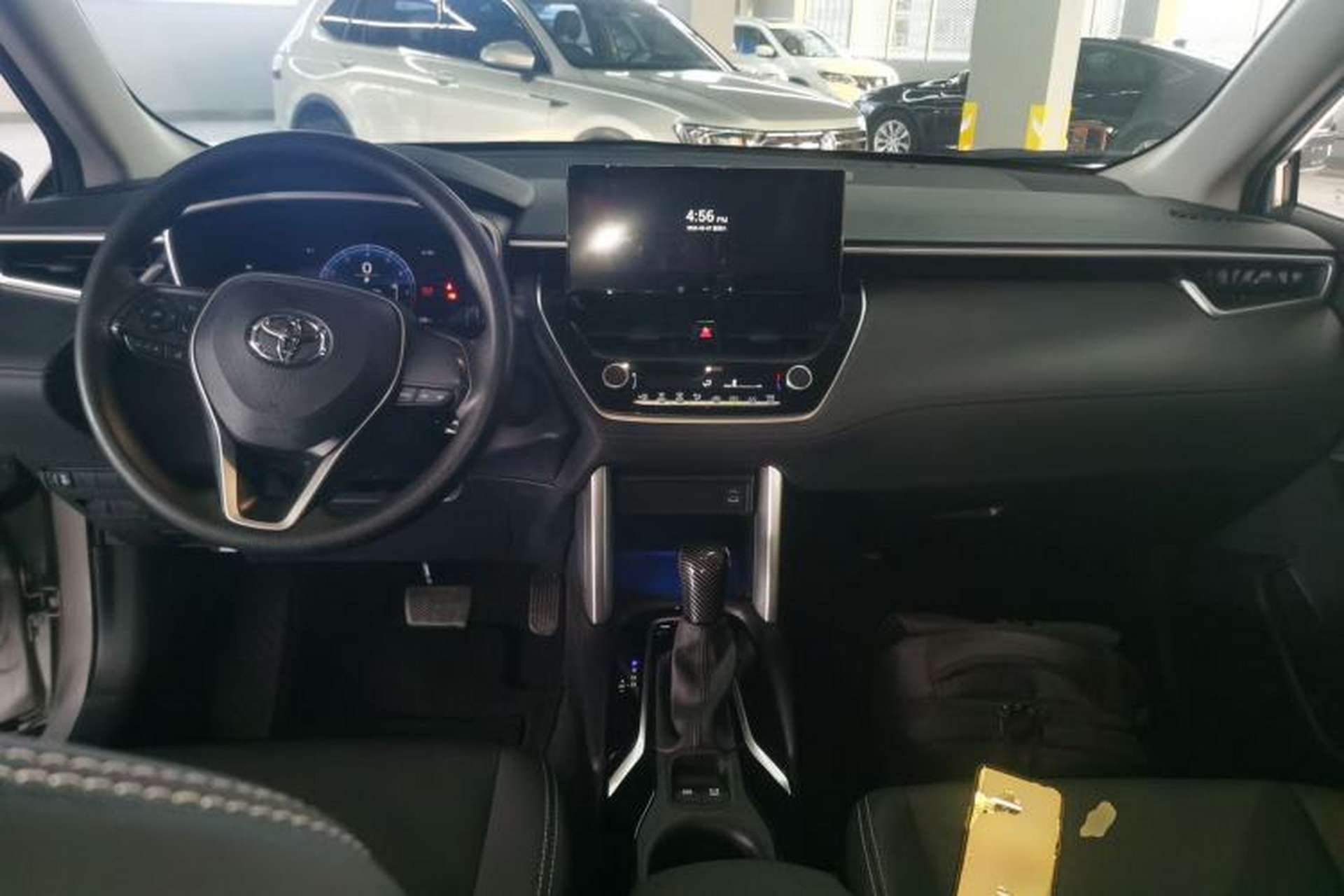 Used Toyota FRONTLANDER 2024 2.0L CVT Elite Plus Edition Center Console