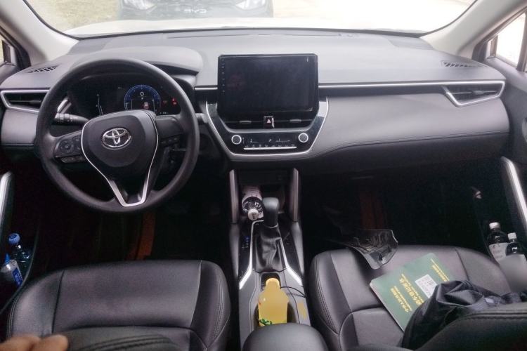 Used Toyota FRONTLANDER 2024 2.0L CVT Elite Edition Center Console