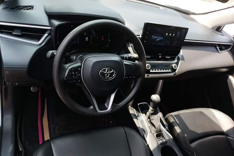 Used Toyota FRONTLANDER 2024 2.0L CVT Elite Edition Center Console