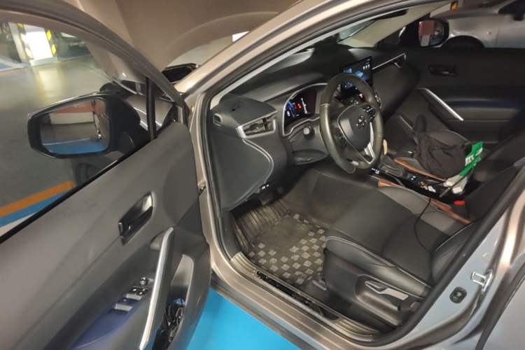 Used Toyota FRONTLANDER 2024 2.0L CVT Leading Plus Edition Driver Seat