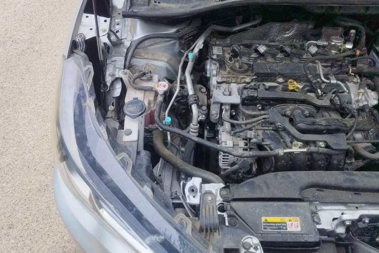 Used Toyota FRONTLANDER 2024 2.0L CVT Elite Edition Engine Bay Right