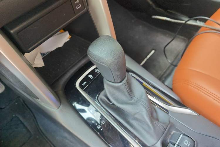 Used Toyota FRONTLANDER 2024 2.0L CVT Elite Edition Gear Lever