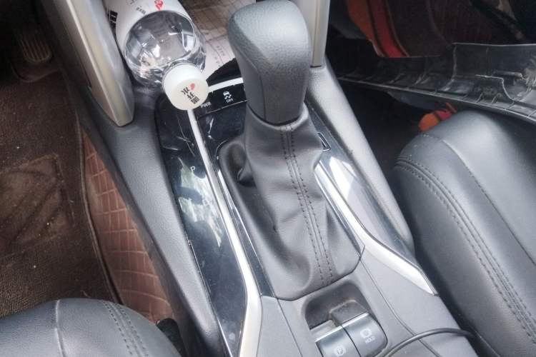 Used Toyota FRONTLANDER 2024 2.0L CVT Elite Edition Gear Lever
