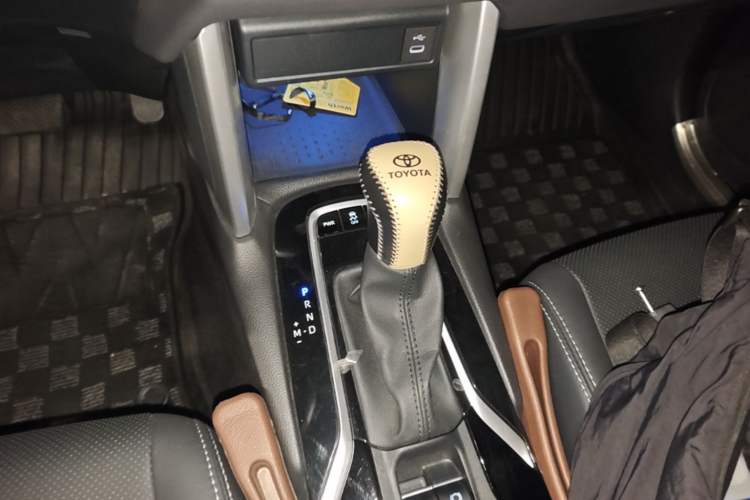 Used Toyota FRONTLANDER 2024 2.0L CVT Leading Plus Edition Gear Lever