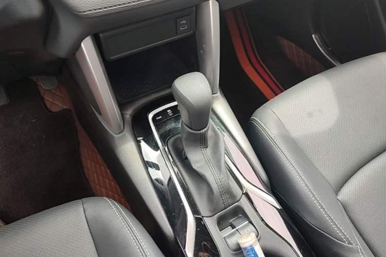 Used Toyota FRONTLANDER 2024 2.0L CVT Elite Plus Edition Gear Lever