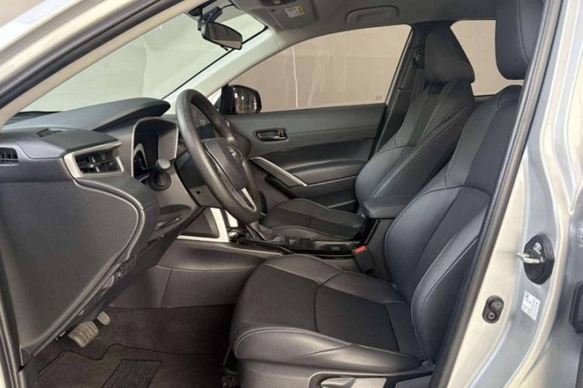 Used Toyota FRONTLANDER 2024 2.0L CVT Elite Plus Edition Interior 2