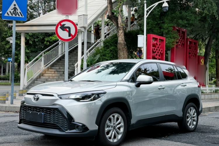 Toyota FRONTLANDER 2024 2.0L CVT Elite Plus Edition