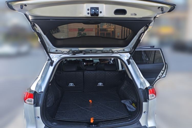 Used Toyota FRONTLANDER 2024 2.0L CVT Elite Edition Trunk