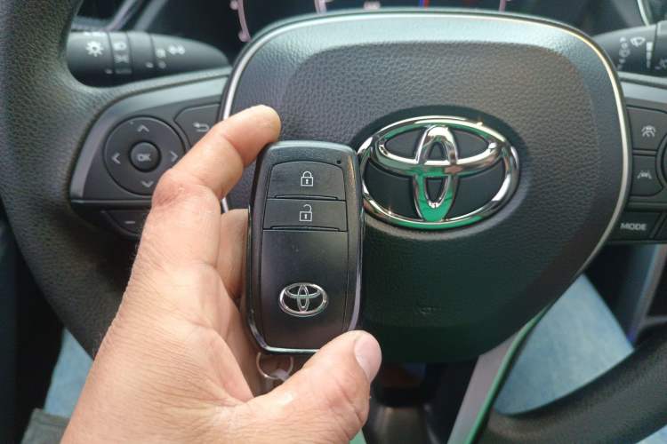 Used Toyota FRONTLANDER 2024 2.0L CVT Leading Edition Vehicle Key
