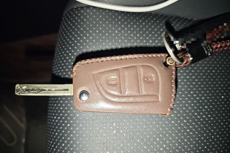 Used Toyota FRONTLANDER 2024 2.0L CVT Elite Plus Edition Vehicle Key