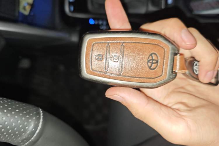Used Toyota FRONTLANDER 2024 2.0L CVT Leading Plus Edition Vehicle Key