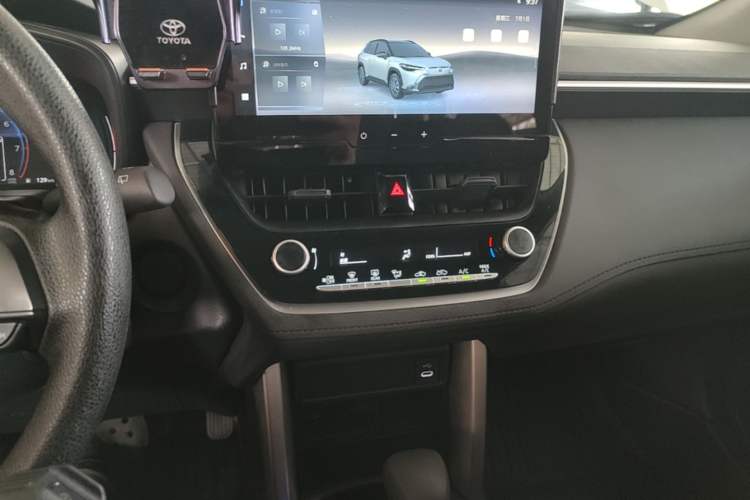 Used Toyota FRONTLANDER 2024 2.0L CVT Elite Edition Audio And AC Panel