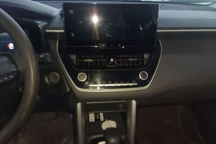 Used Toyota FRONTLANDER 2024 2.0L CVT Elite Edition Audio And AC Panel