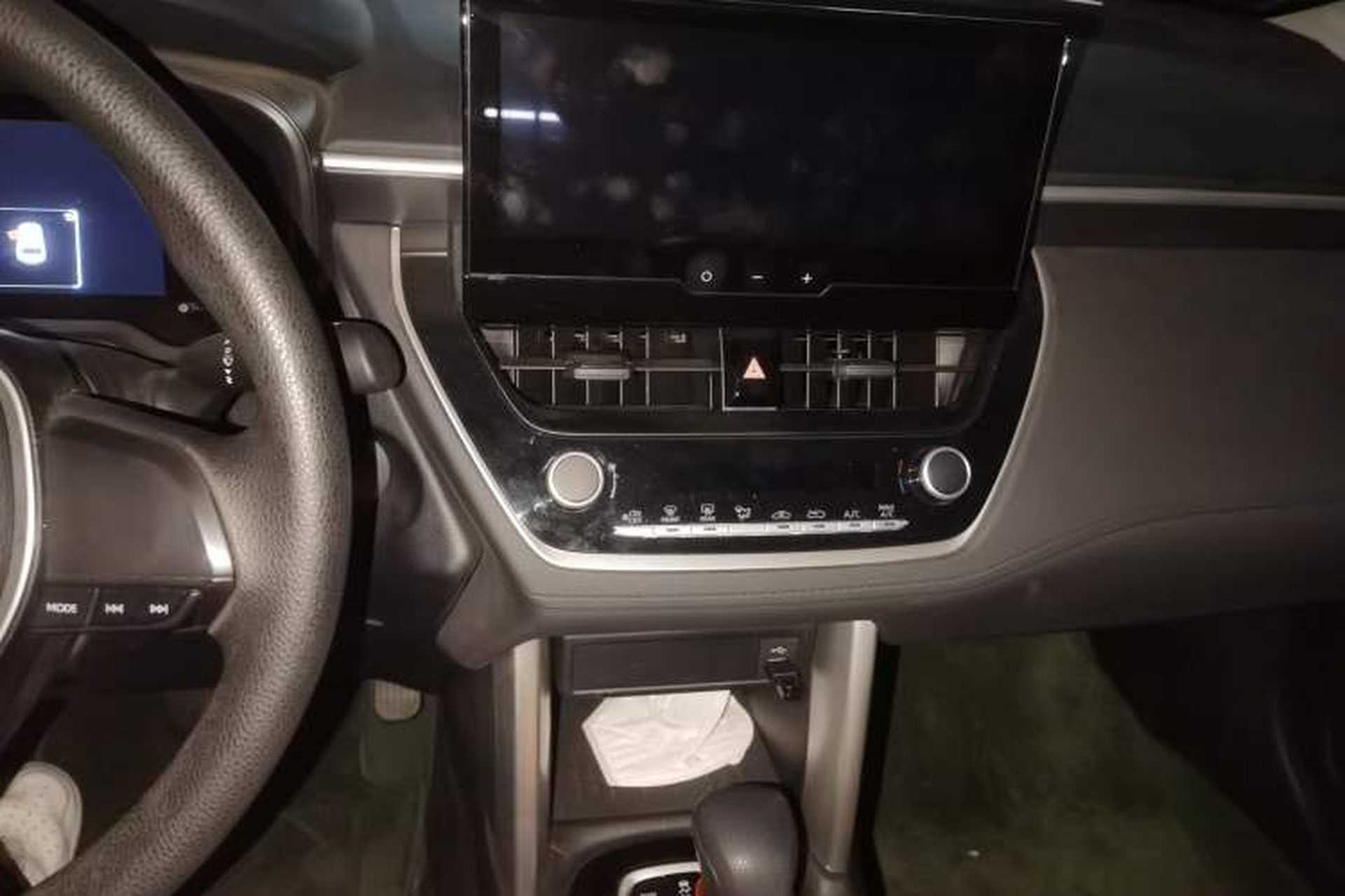 Used Toyota FRONTLANDER 2024 2.0L CVT Elite Edition Audio And AC Panel