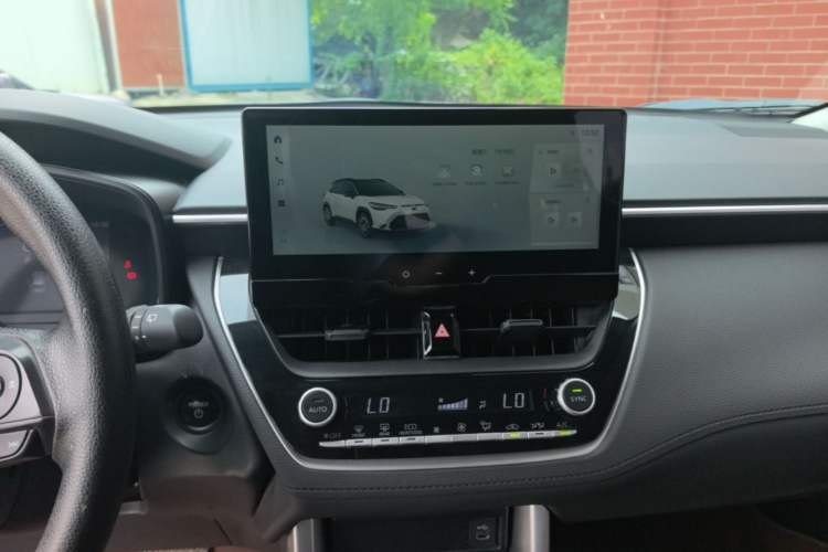 Used Toyota FRONTLANDER 2024 2.0L Smart Electric Hybrid Dual-Engine Leading Edition Audio And AC Panel