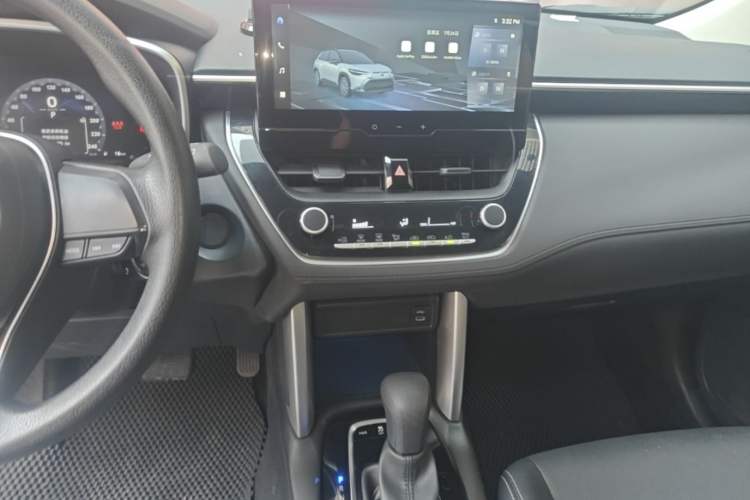Used Toyota FRONTLANDER 2024 2.0L CVT Elite Plus Edition Audio And AC Panel