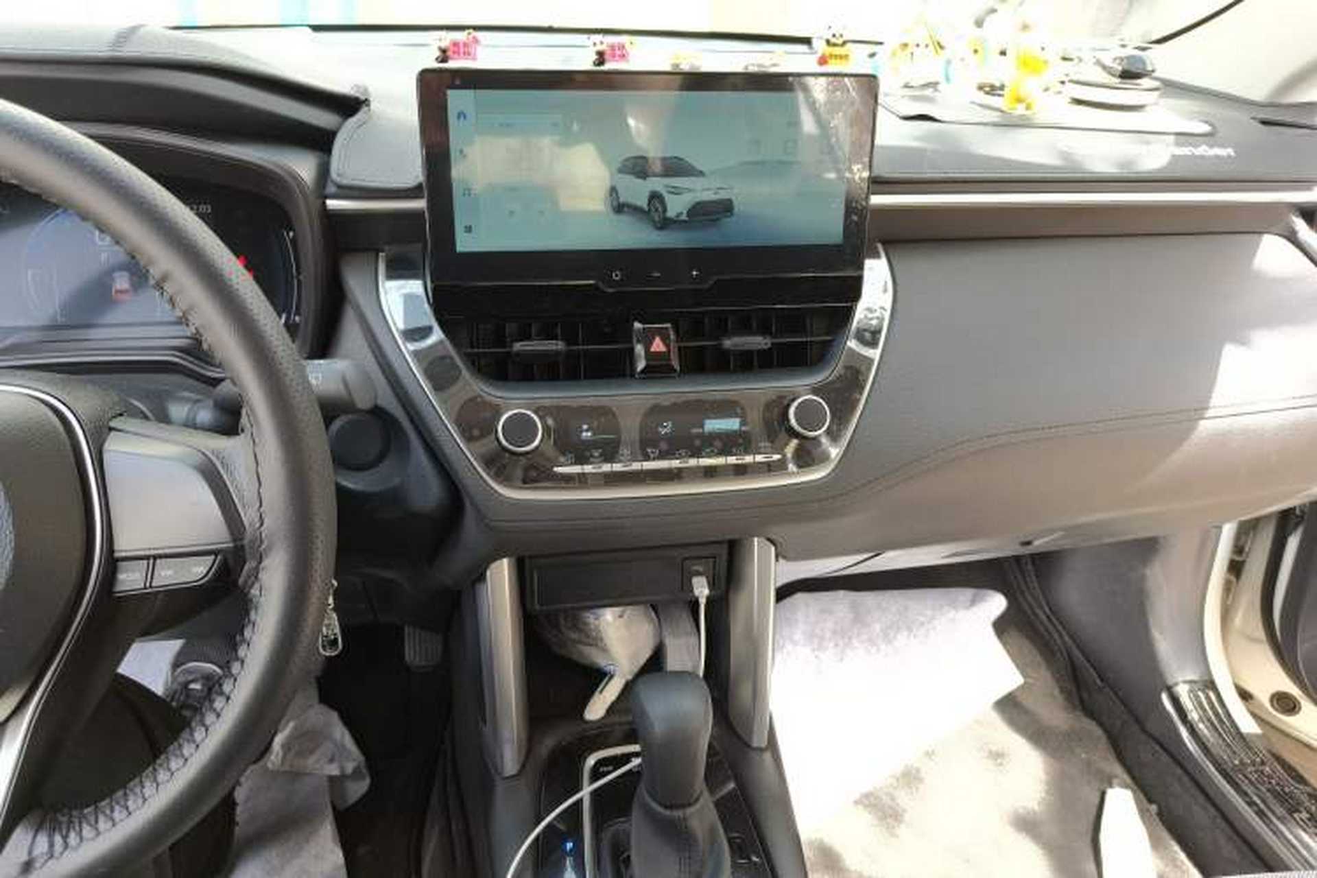 Used Toyota FRONTLANDER 2024 2.0L CVT Elite Edition Audio And AC Panel