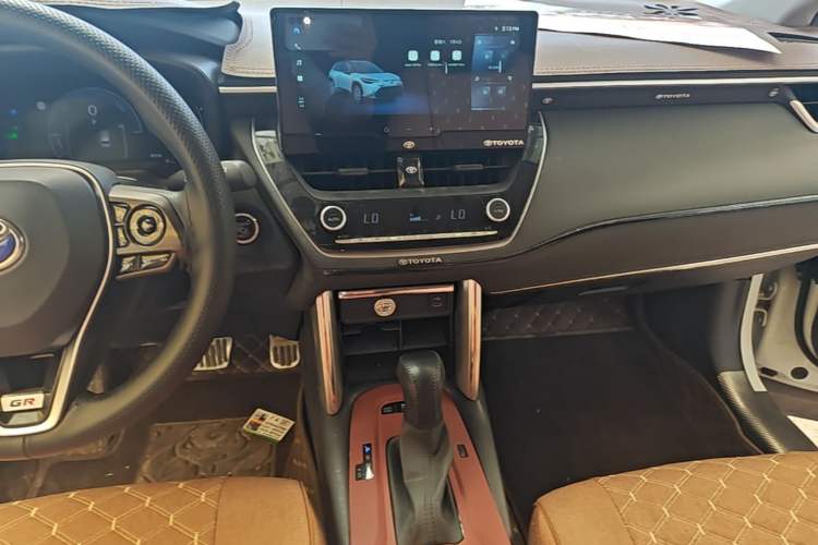 Used Toyota FRONTLANDER 2024 2.0L Smart Electric Hybrid Dual-Engine Leading Edition Audio And AC Panel