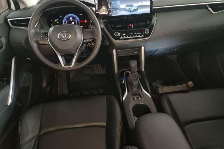 Used Toyota FRONTLANDER 2024 2.0L CVT Elite Edition Center Console