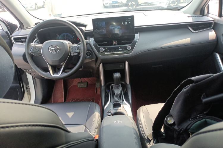 Used Toyota FRONTLANDER 2024 2.0L CVT Leading Edition Center Console