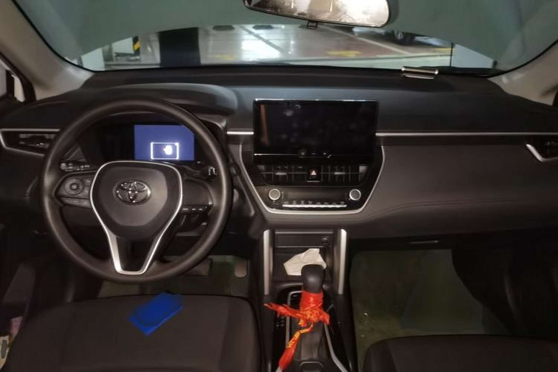Used Toyota FRONTLANDER 2024 2.0L CVT Elite Edition Center Console