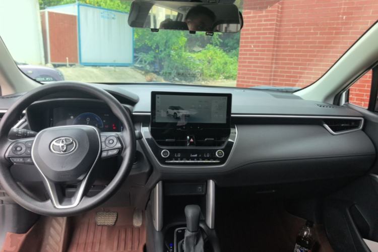 Used Toyota FRONTLANDER 2024 2.0L Smart Electric Hybrid Dual-Engine Leading Edition Center Console
