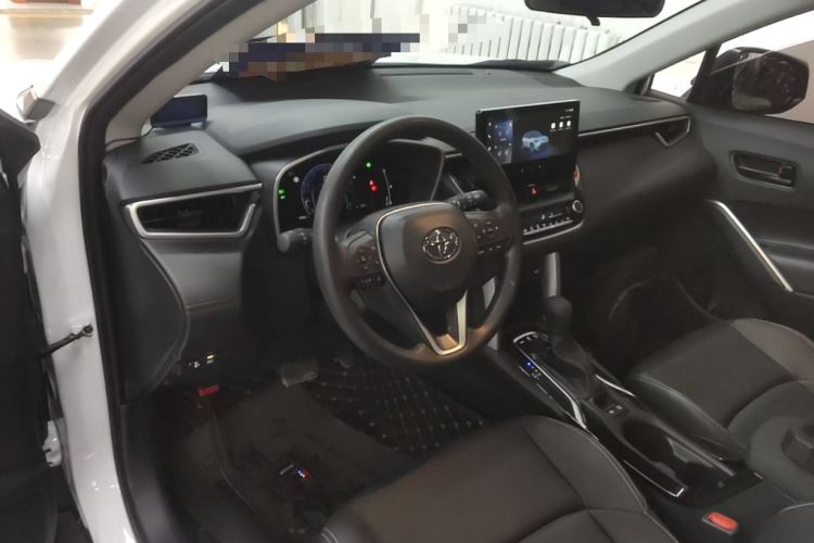 Used Toyota FRONTLANDER 2024 2.0L CVT Leading Plus Edition Center Console