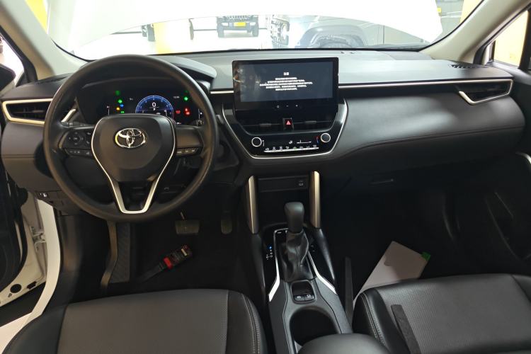 Used Toyota FRONTLANDER 2024 2.0L CVT Elite Edition Center Console