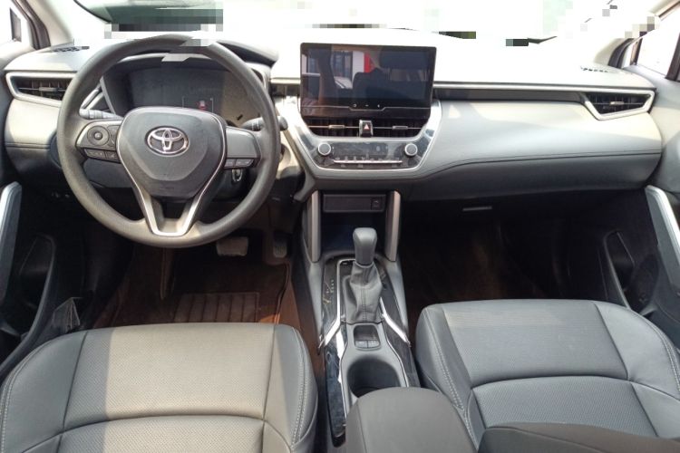 Used Toyota FRONTLANDER 2024 2.0L CVT Elite Edition Center Console