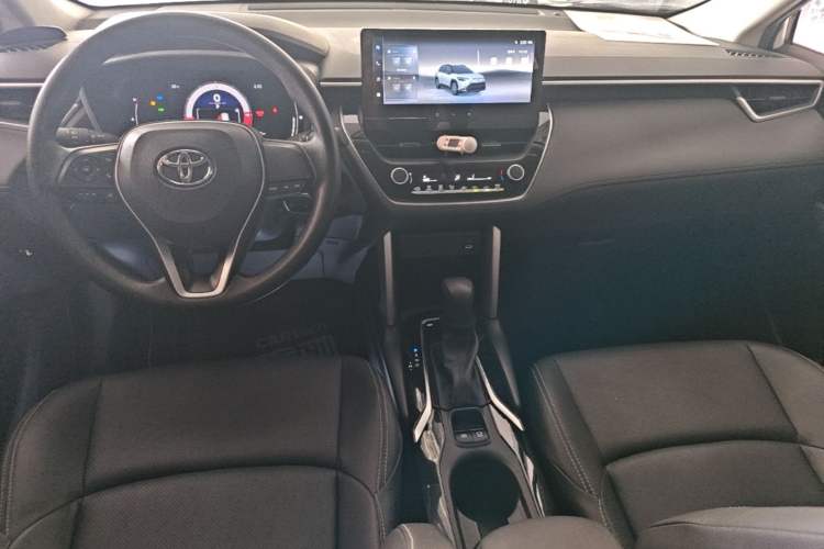 Used Toyota FRONTLANDER 2024 2.0L CVT Elite Plus Edition Center Console