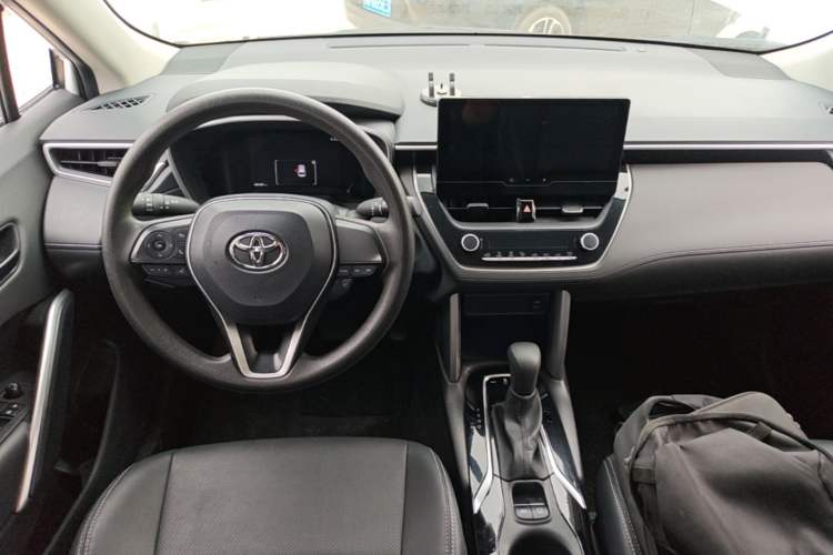 Used Toyota FRONTLANDER 2024 2.0L CVT Elite Plus Edition Center Console