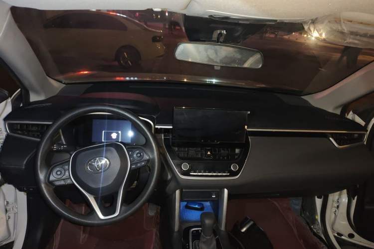 Used Toyota FRONTLANDER 2024 2.0L CVT Leading Edition Center Console
