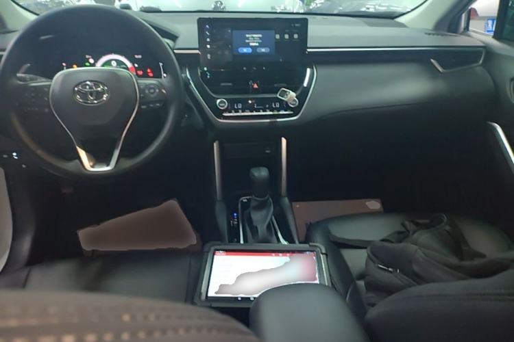 Used Toyota FRONTLANDER 2024 2.0L Smart Electric Hybrid Dual-Engine Leading Edition Center Console