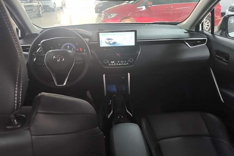 Used Toyota FRONTLANDER 2024 2.0L CVT Elite Plus Edition Center Console