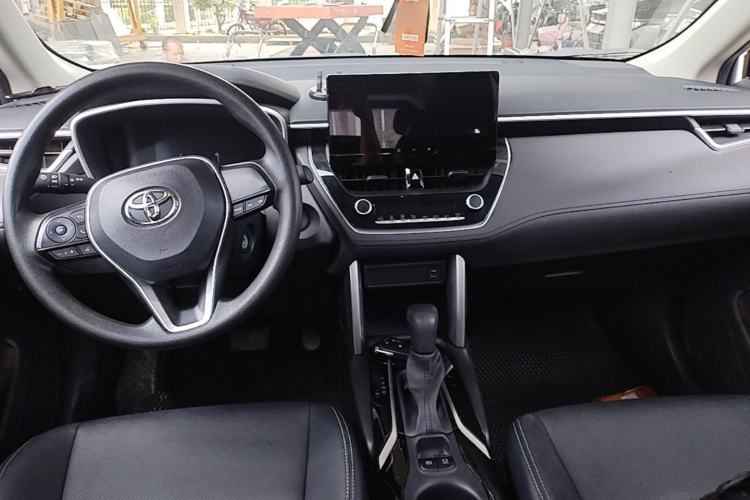 Used Toyota FRONTLANDER 2024 2.0L CVT Elite Plus Edition Center Console