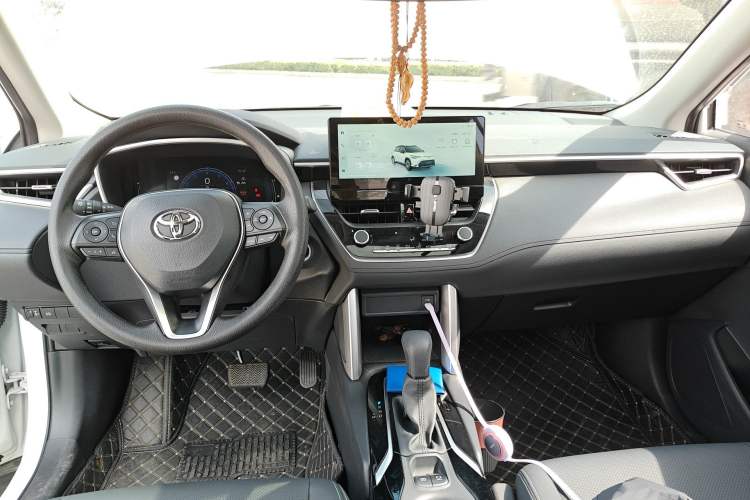 Used Toyota FRONTLANDER 2024 2.0L CVT Luxury Edition Center Console