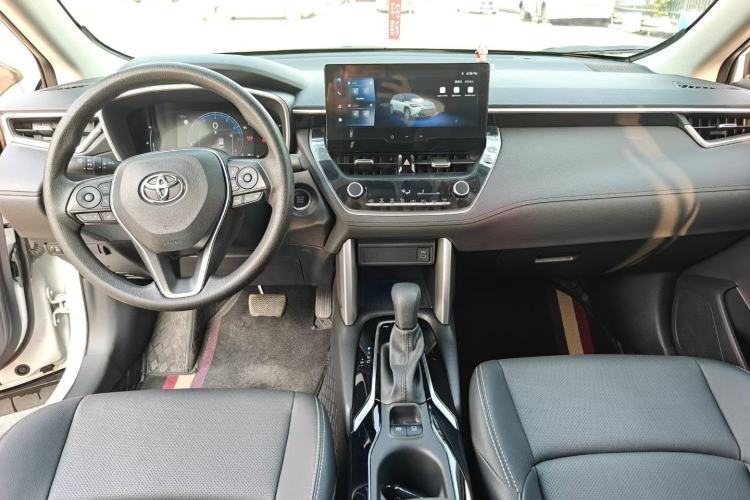 Used Toyota FRONTLANDER 2024 2.0L CVT Luxury Edition Center Console
